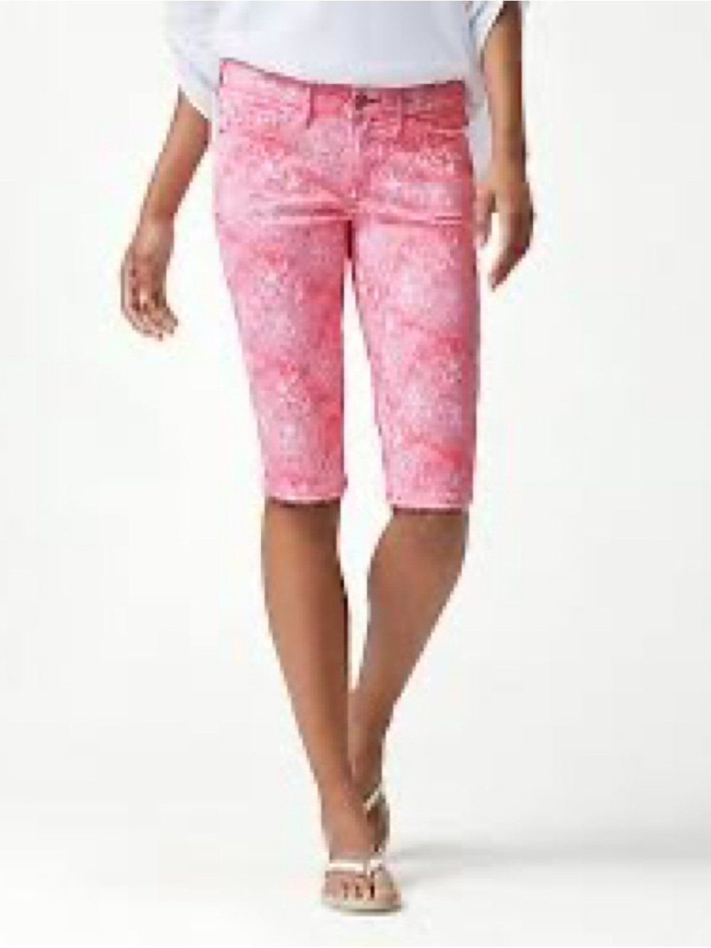 Tommy Bahama Boulevard Blossoms Boardwalk 15-Inch Clam Diggers. 8/30